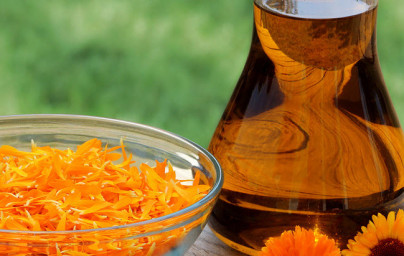 Ognjičevo olje (Calendula officinalis) Ognjičevo olje (Calendula officinalis)